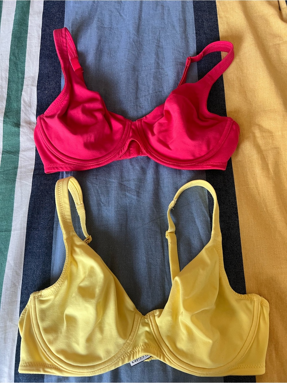Victoria's Secret Bright Pink and Yellow Underwire Bras Duo
